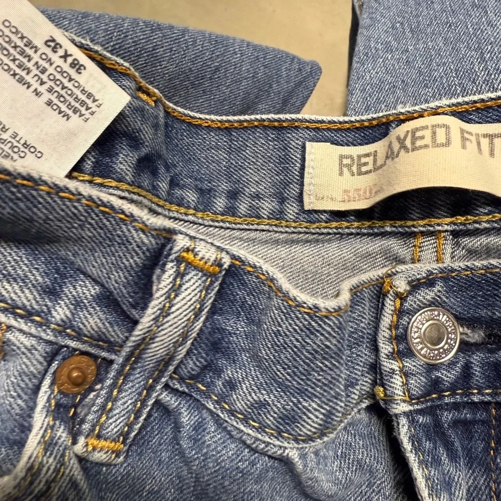 Vintage y2k Levi's 550 Jeans